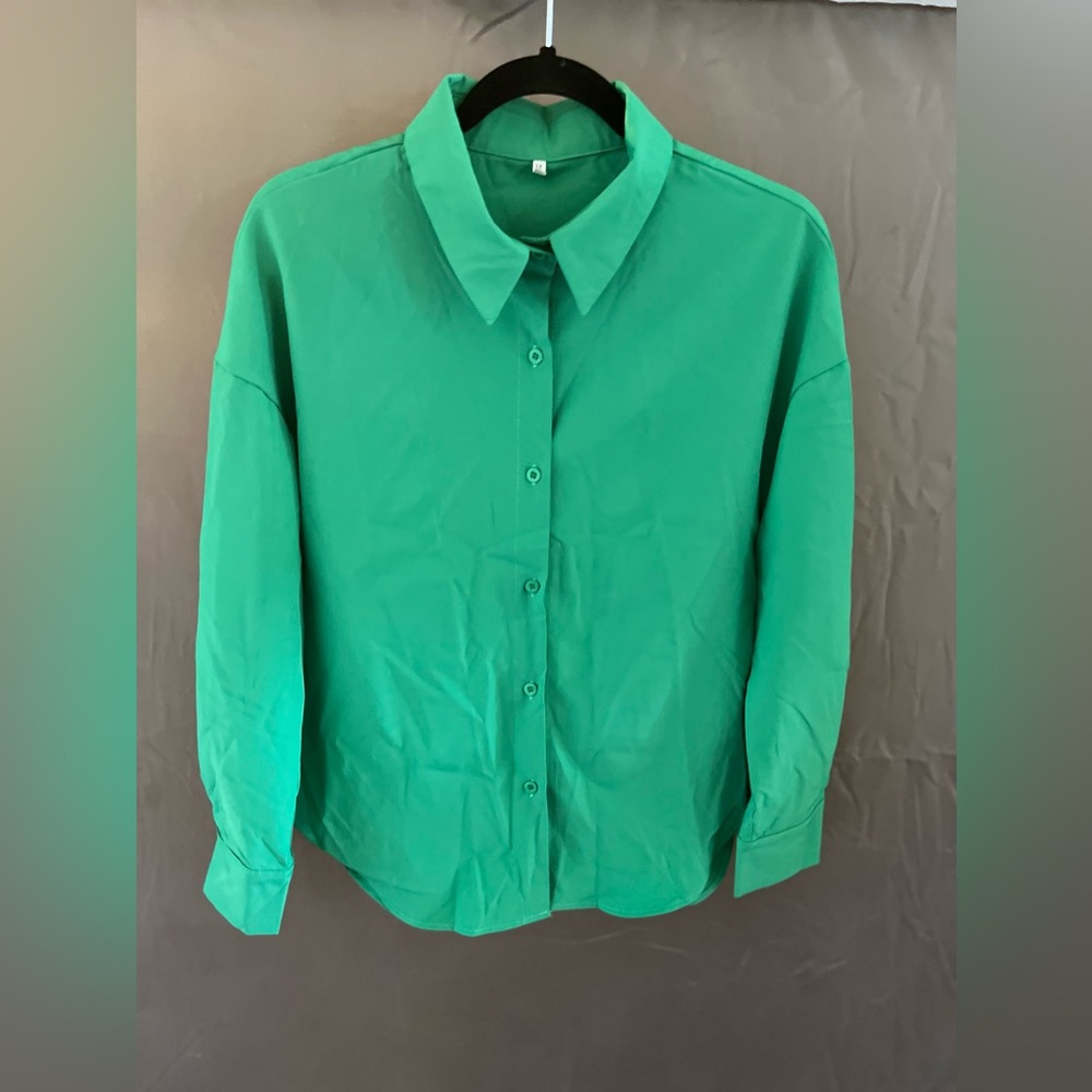 🦋NO TAG WOMENS BLOUSE  🦋BOGO🦋